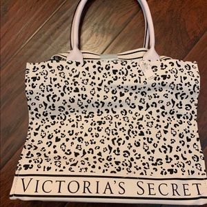 Victoria’s Secret 2021 Tote with long strap-NWT